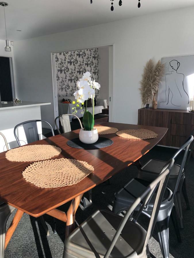 7*7 Holiday Home Christchurch Exterior photo